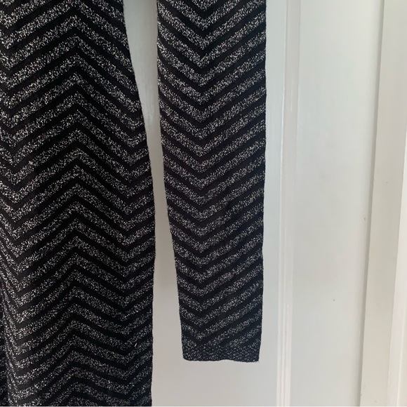 Express Dress Womens XS Extra Small Black Silver Chevron Striped Long Sleeve - Picture 4 of 9